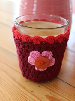 Kaffevarmer - Bordeaux m/lyserd blomst