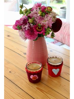 Kaffevarmer - Bordeaux m/lyserødt hjerte