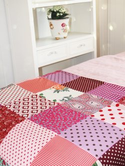 Tæppe - pink/bordeaux/rød patchworktæppe