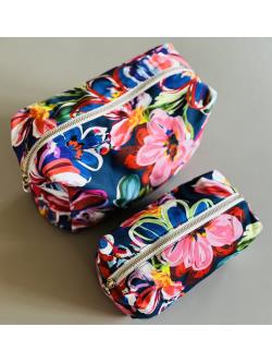 Toiletpung - Lilla/pink/bl/rd m/grafiske blomster- Mellem